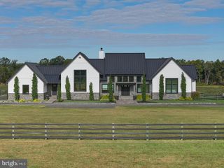 101 HARBOURTON WOODSVILLE RD, Pennington, NJ 08534