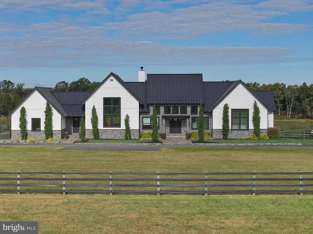 101 HARBOURTON WOODSVILLE RD, Pennington, NJ 08534