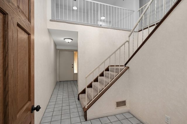 6913 Edenvale Boulevard, Eden Prairie, MN 55346