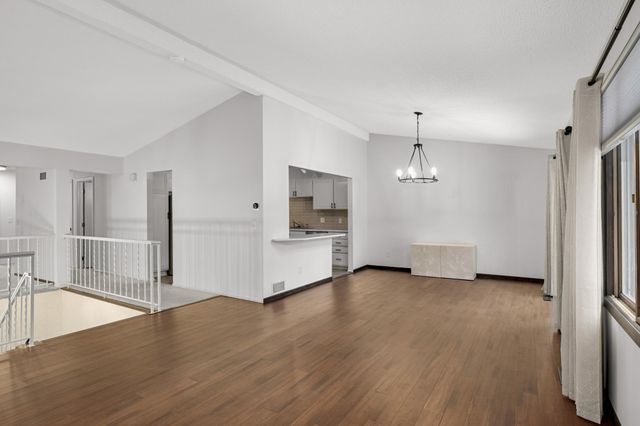 6913 Edenvale Boulevard, Eden Prairie, MN 55346