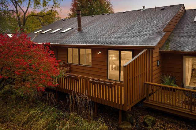 6913 Edenvale Boulevard, Eden Prairie, MN 55346