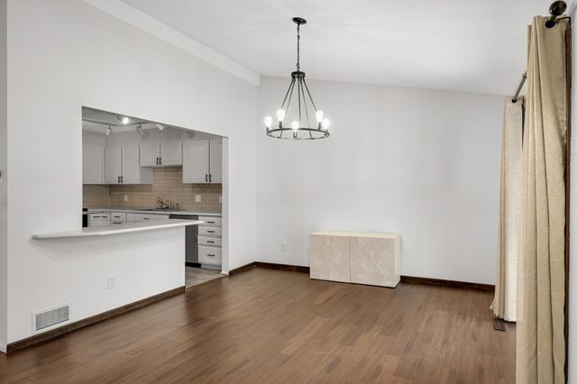 6913 Edenvale Boulevard, Eden Prairie, MN 55346