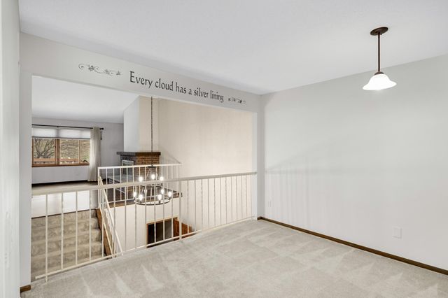 6913 Edenvale Boulevard, Eden Prairie, MN 55346