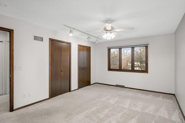 6913 Edenvale Boulevard, Eden Prairie, MN 55346