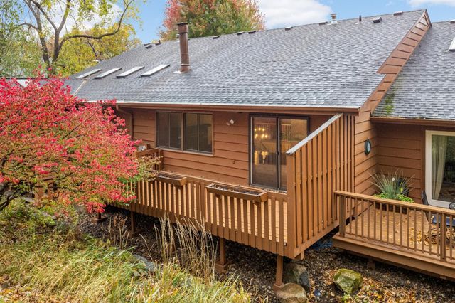 6913 Edenvale Boulevard, Eden Prairie, MN 55346