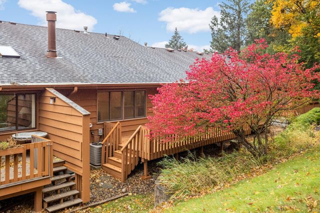 6913 Edenvale Boulevard, Eden Prairie, MN 55346