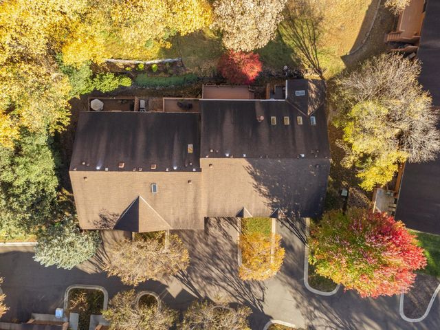 6913 Edenvale Boulevard, Eden Prairie, MN 55346