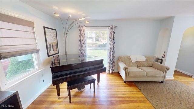 2330 Wyandotte Avenue, Cuyahoga Falls, OH 44223