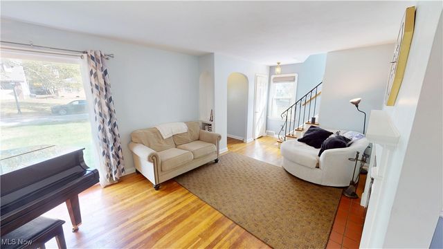 2330 Wyandotte Avenue, Cuyahoga Falls, OH 44223