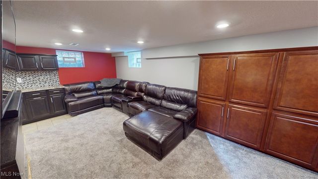 2330 Wyandotte Avenue, Cuyahoga Falls, OH 44223
