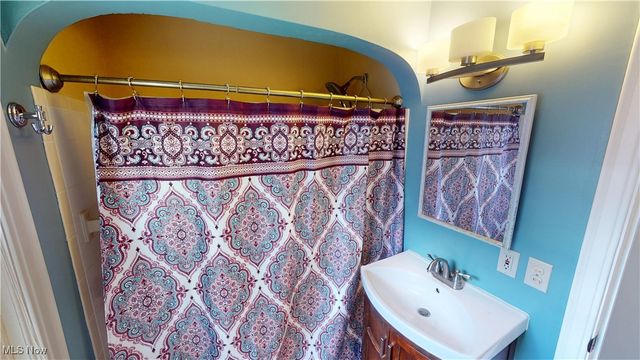 2330 Wyandotte Avenue, Cuyahoga Falls, OH 44223