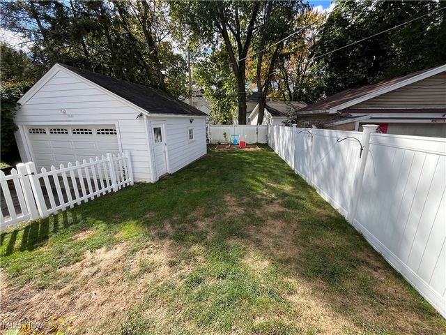 2330 Wyandotte Avenue, Cuyahoga Falls, OH 44223