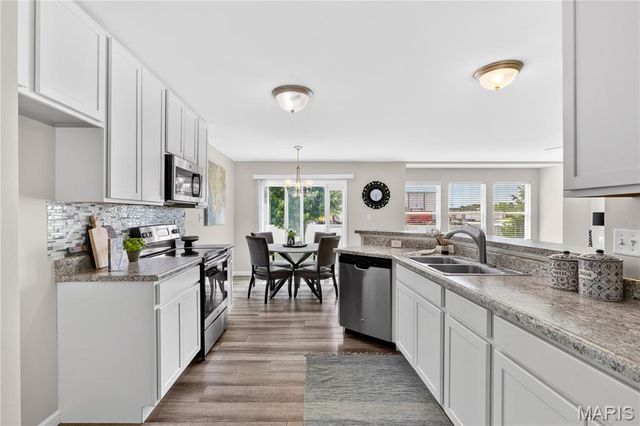 3344 Charlestowne Crossing Drive, St Charles, MO 63301
