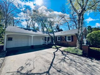 392 Eastmoor Avenue Se, Grand Rapids Twp, MI 49546