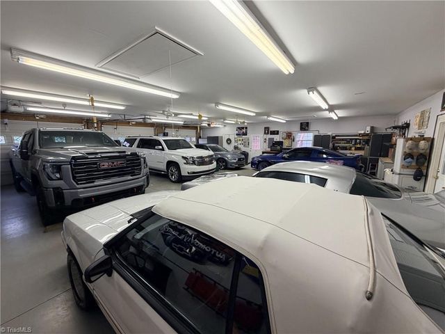 786 Central Road, Clemmons, NC 27012