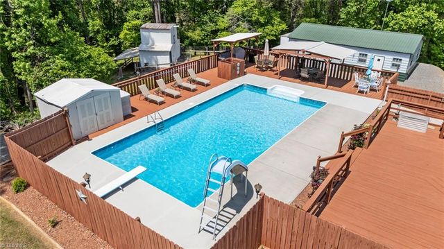 786 Central Road, Clemmons, NC 27012