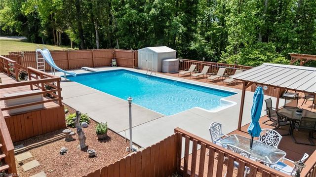 786 Central Road, Clemmons, NC 27012