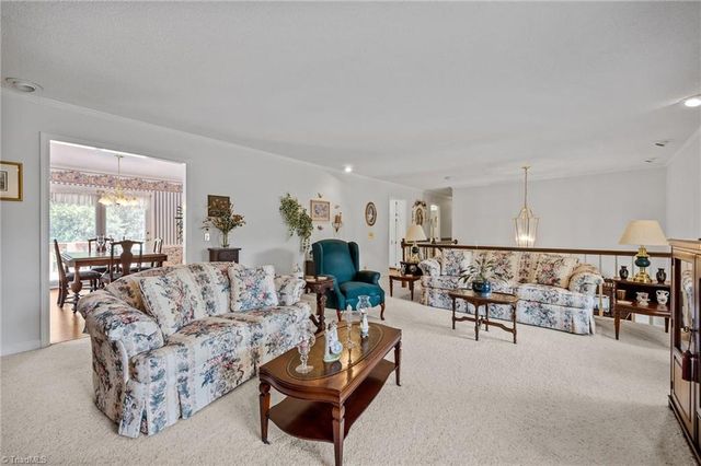786 Central Road, Clemmons, NC 27012