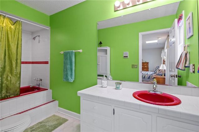 786 Central Road, Clemmons, NC 27012