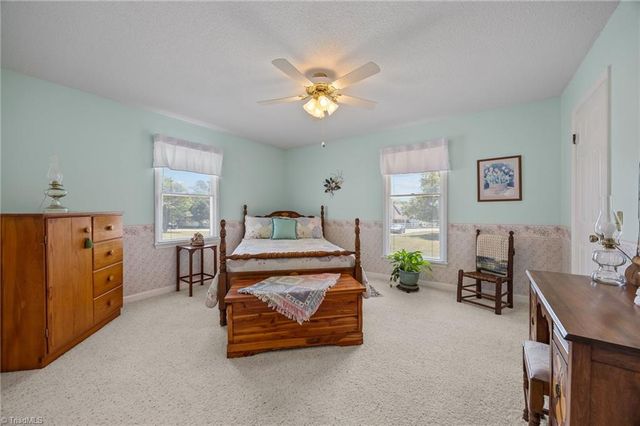 786 Central Road, Clemmons, NC 27012