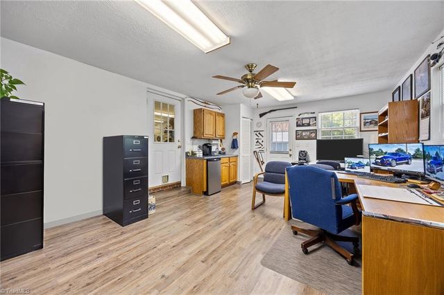 786 Central Road, Clemmons, NC 27012