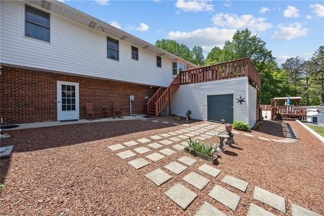 786 Central Road, Clemmons, NC 27012