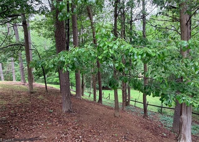 786 Central Road, Clemmons, NC 27012