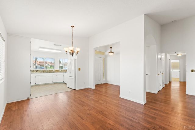 2440 Ashwood Court, Hanford, CA 93230