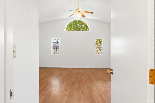 2440 Ashwood Court, Hanford, CA 93230