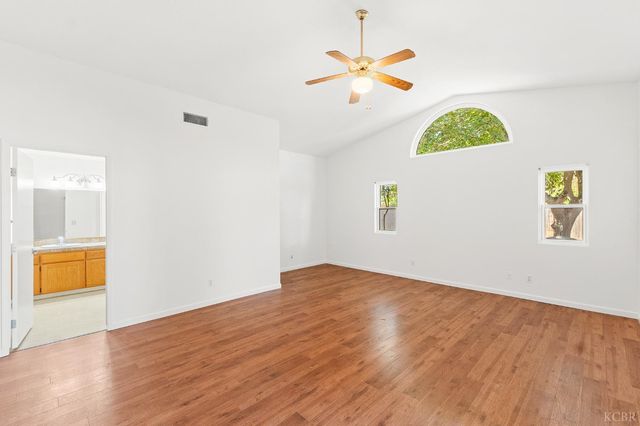 2440 Ashwood Court, Hanford, CA 93230