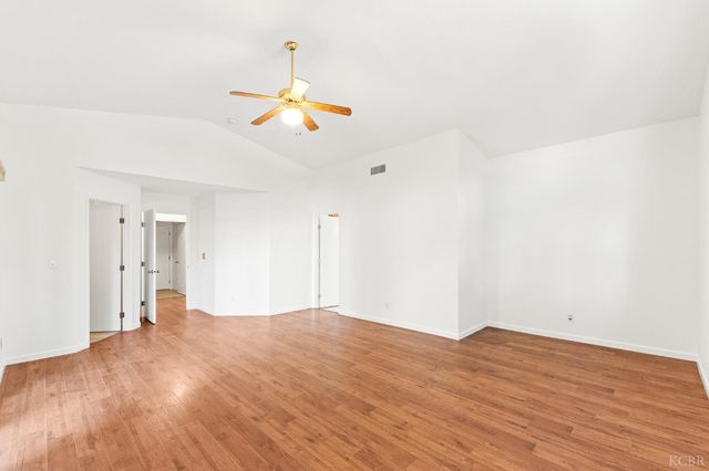 2440 Ashwood Court, Hanford, CA 93230