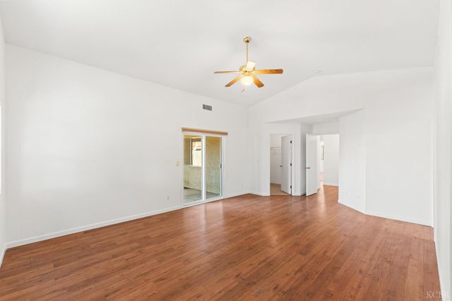 2440 Ashwood Court, Hanford, CA 93230