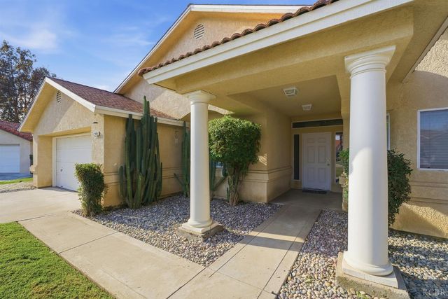 2440 Ashwood Court, Hanford, CA 93230