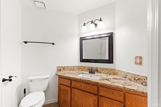 2440 Ashwood Court, Hanford, CA 93230