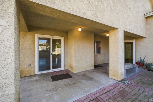 2440 Ashwood Court, Hanford, CA 93230