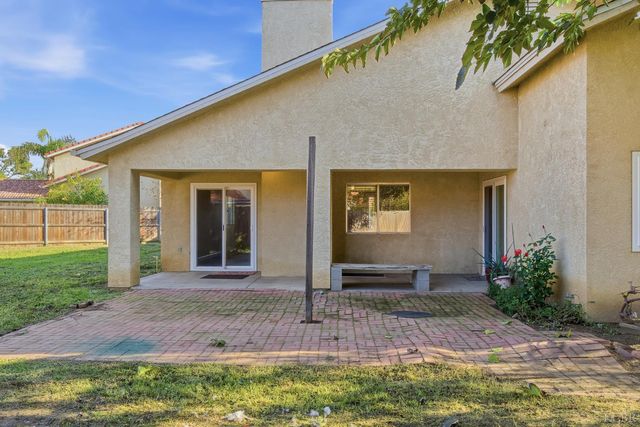 2440 Ashwood Court, Hanford, CA 93230