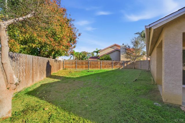 2440 Ashwood Court, Hanford, CA 93230