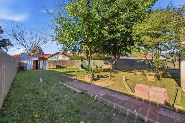 2440 Ashwood Court, Hanford, CA 93230