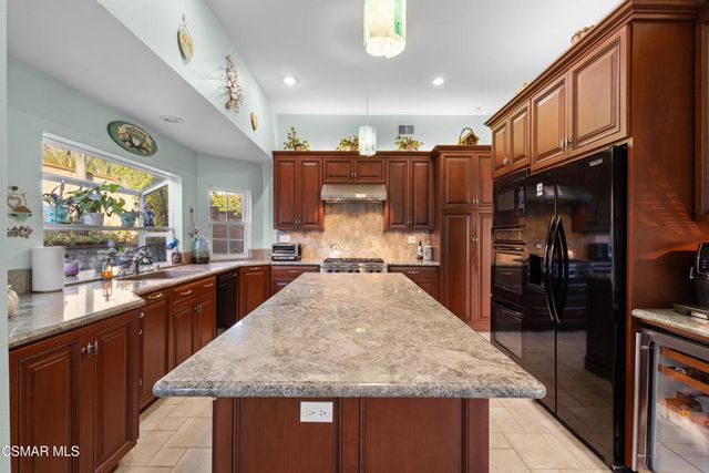 1399 N Lafitte Drive, Oak Park, CA 91377