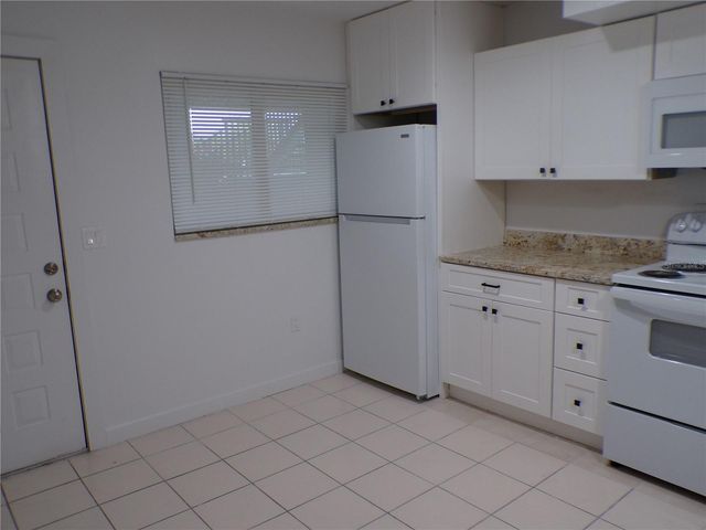 1258 BARBARA DRIVE 106, Venice, FL 34285