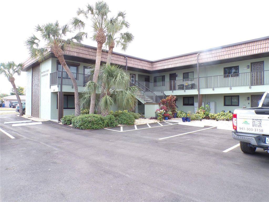 1258 BARBARA DRIVE 106, Venice, FL 34285