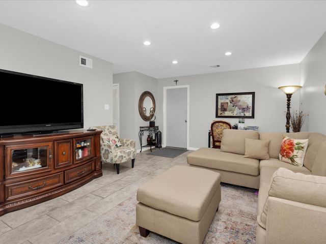 1706 Bodart Court, Houston, TX 77090