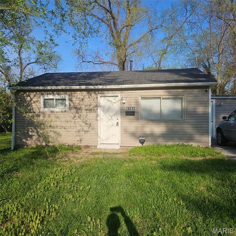 10212 Duke Drive, St Louis, MO 63136