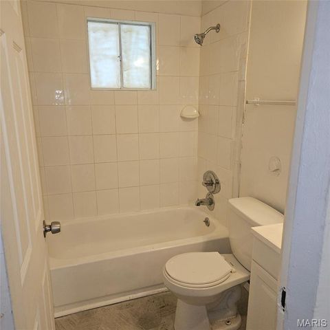 10212 Duke Drive, St Louis, MO 63136
