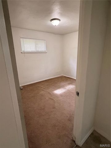 10212 Duke Drive, St Louis, MO 63136