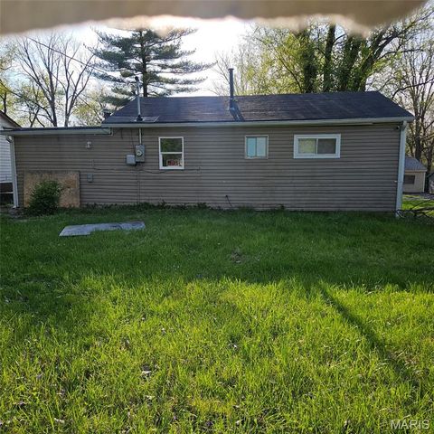 10212 Duke Drive, St Louis, MO 63136