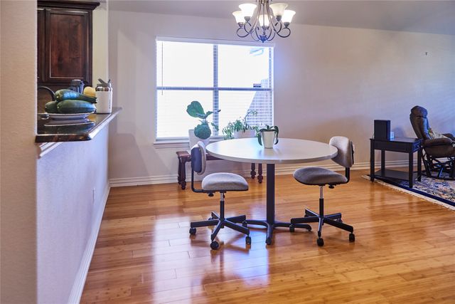 1004 Vintage Avenue, Gainesville, TX 76240