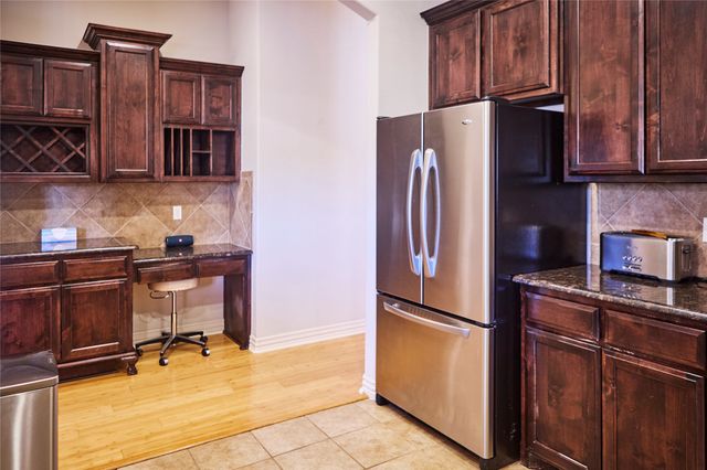 1004 Vintage Avenue, Gainesville, TX 76240