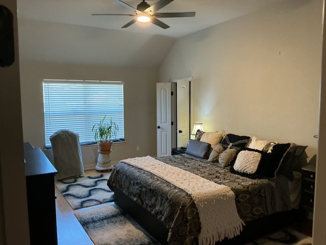 1004 Vintage Avenue, Gainesville, TX 76240