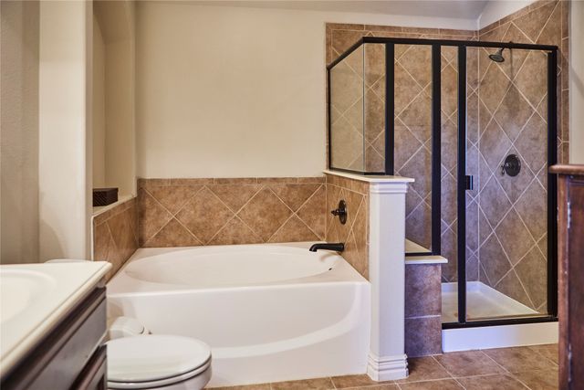 1004 Vintage Avenue, Gainesville, TX 76240